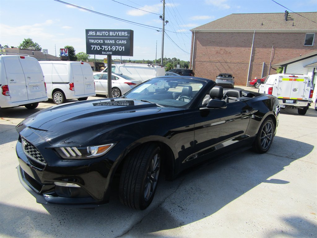 2016 Ford Mustang EcoBoost Convertible Premium's photo