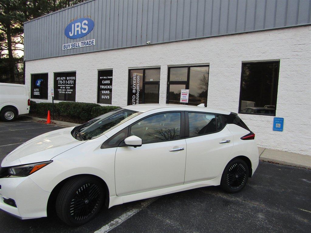 2023 Nissan Leaf SV Plus's photo