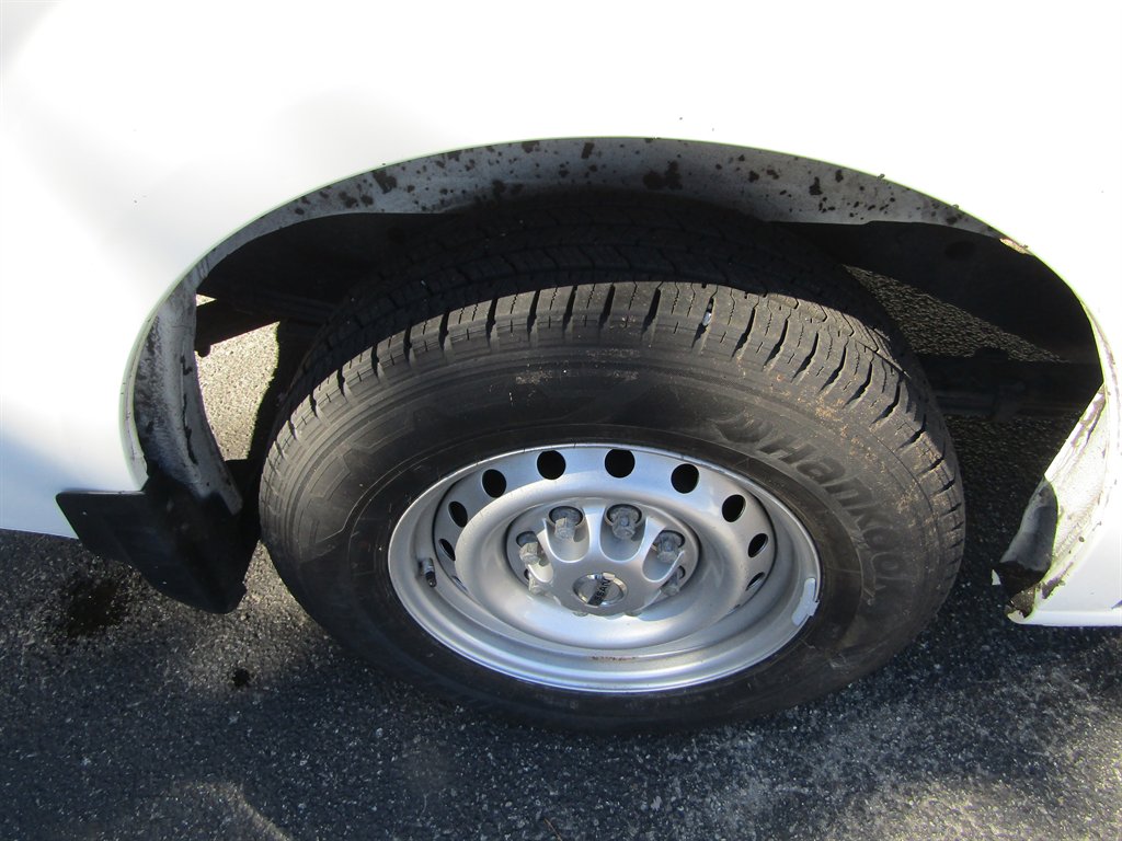 2019 Nissan NV Cargo S - Photo 29