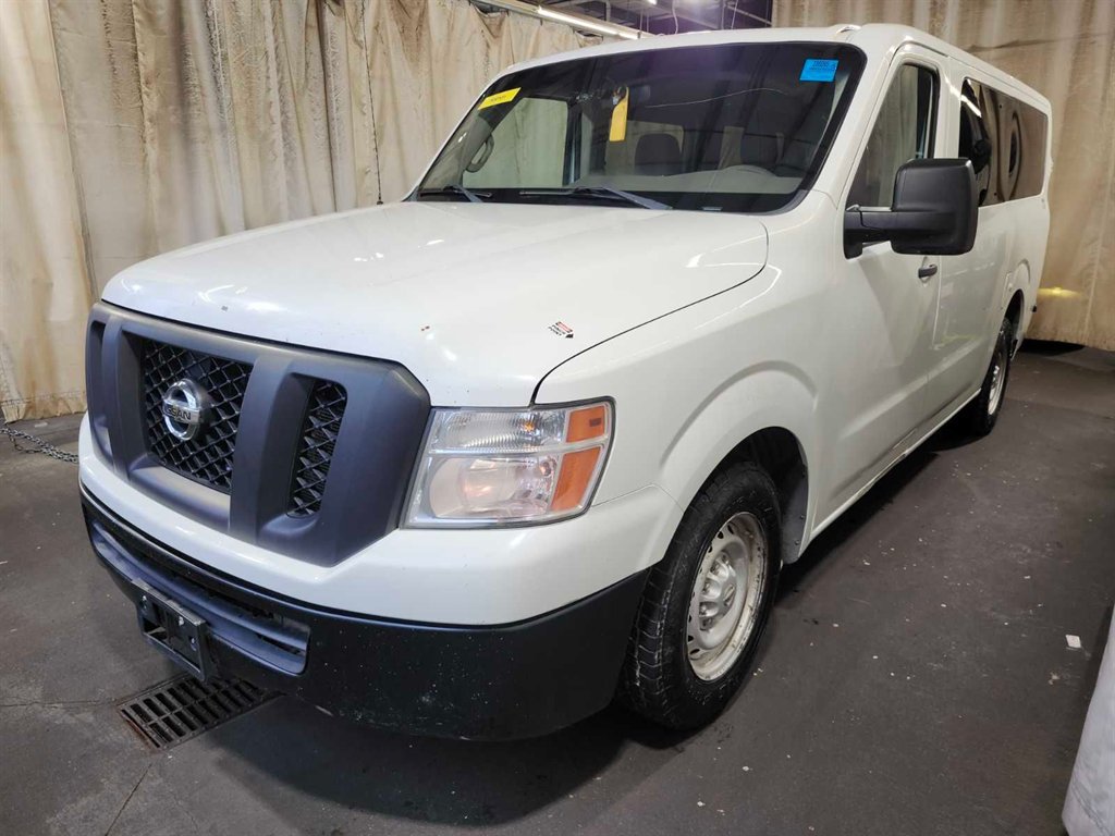 2015 Nissan NV's photo