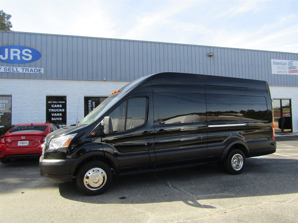 2016 Ford Transit Base's photo