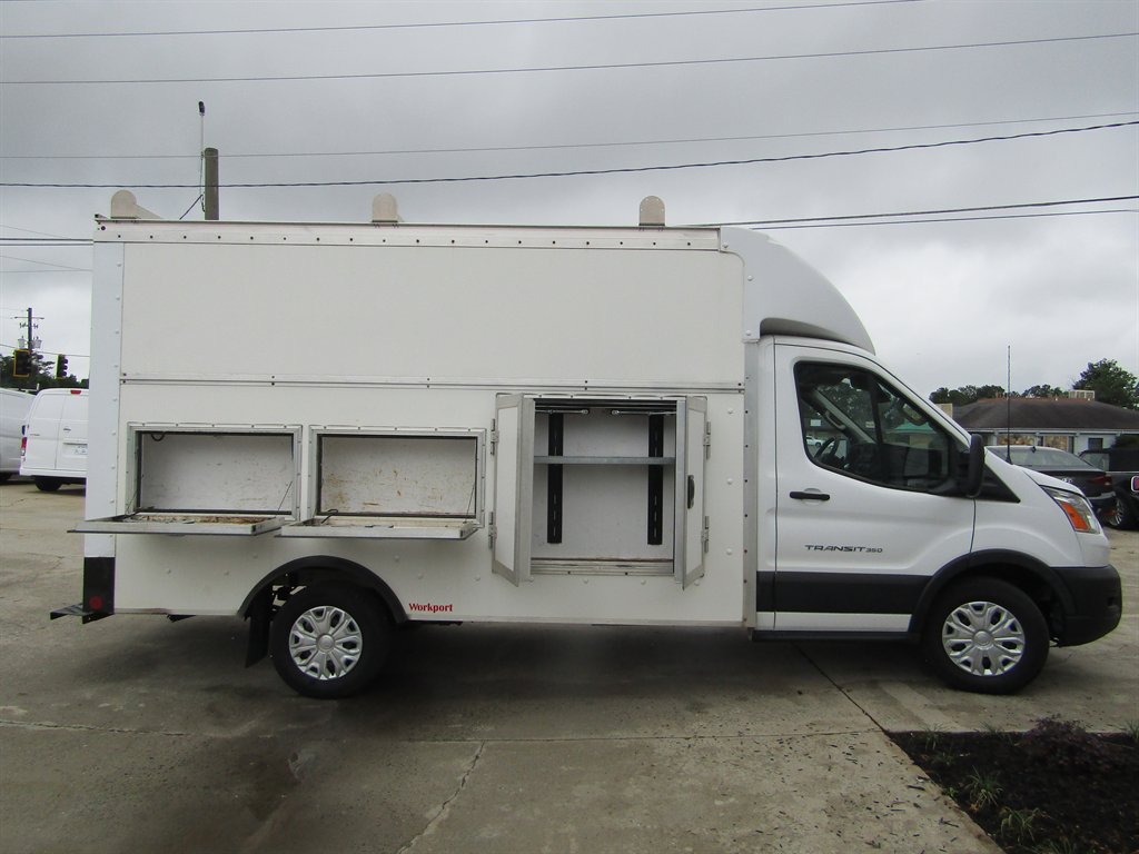 2020 Ford Transit Cutaway Base - Photo 21