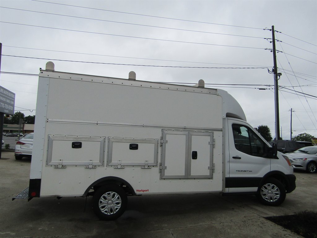 2020 Ford Transit Cutaway Base - Photo 12