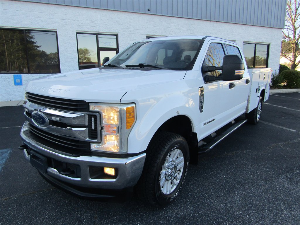 2017 Ford F-350 Super Duty XLT's photo